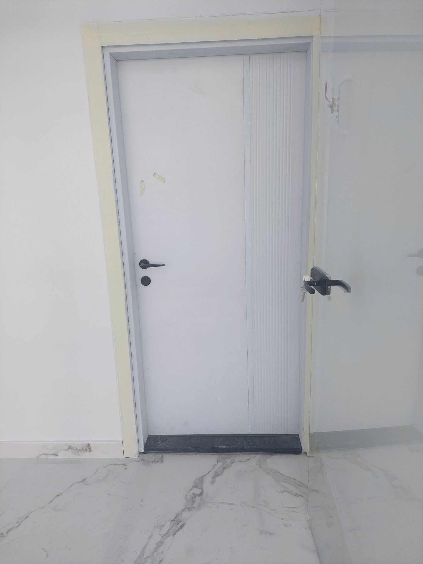 درب آپارتمانی